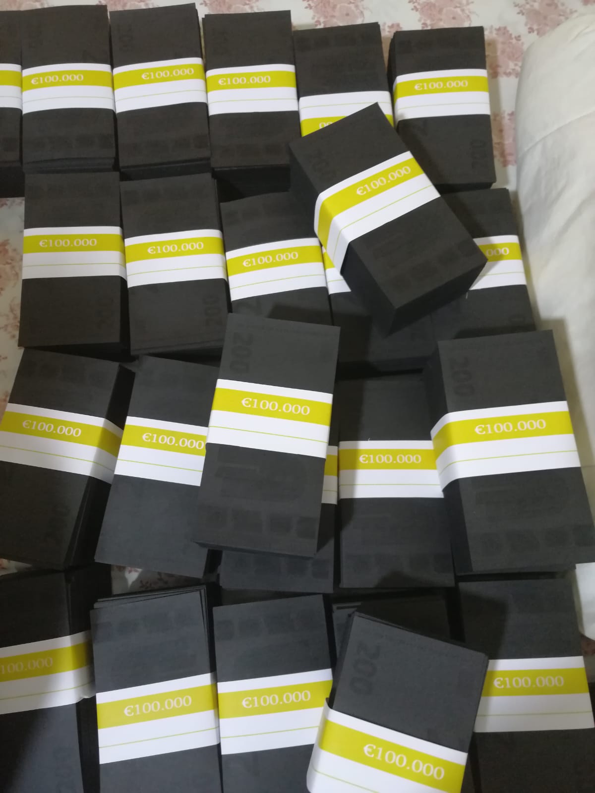 décapage de billet de banque noir et vert