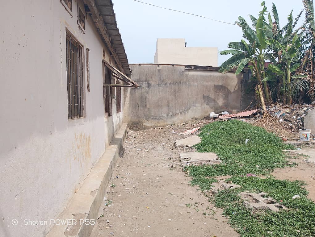 Toumodi residentiel une cour a vendre