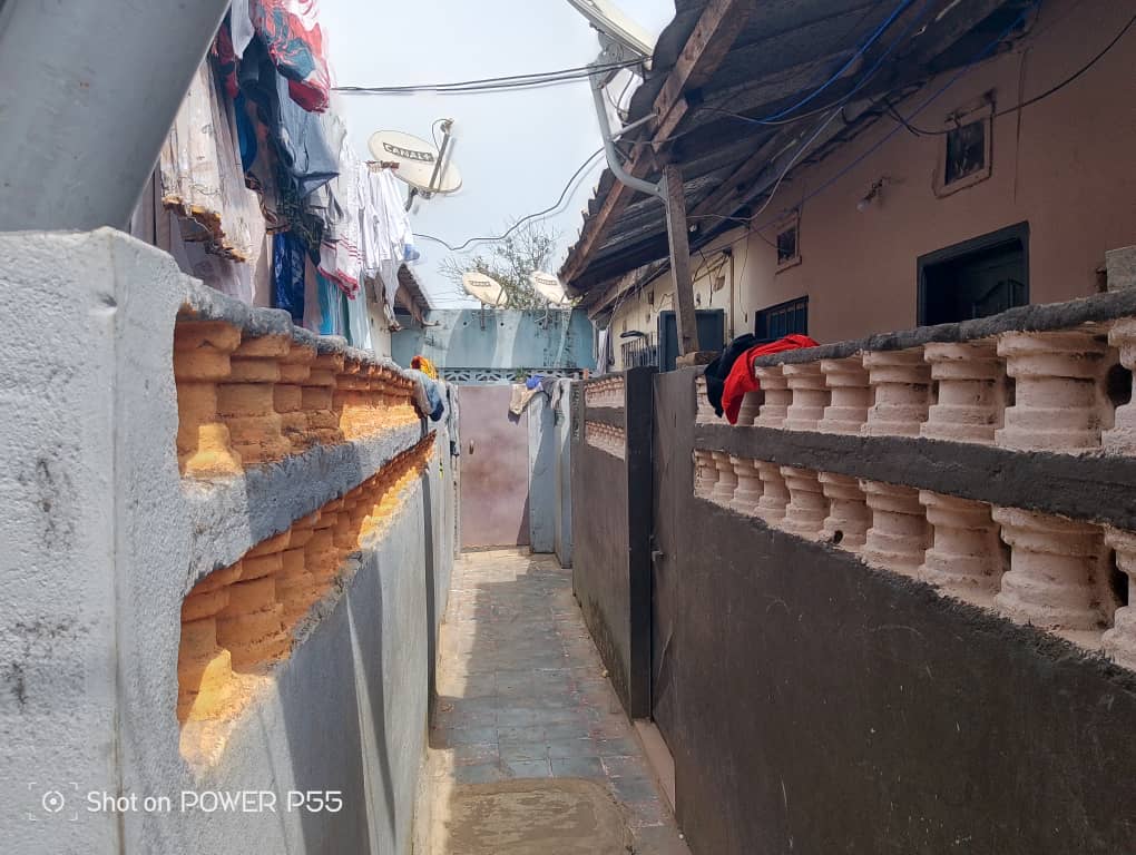 Une cour commerciale a vendre