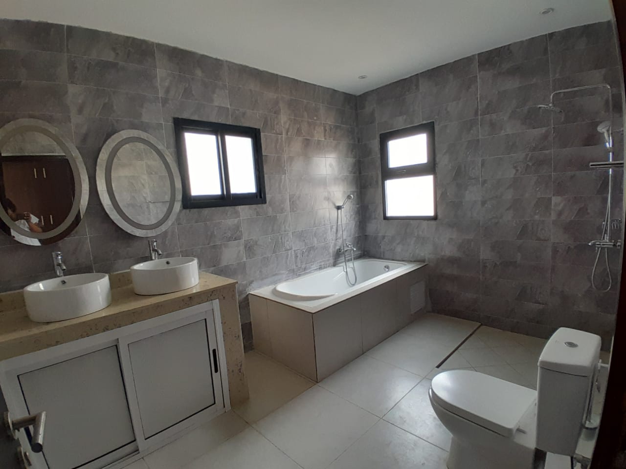 Bingerville. duplex 5 pces a louer