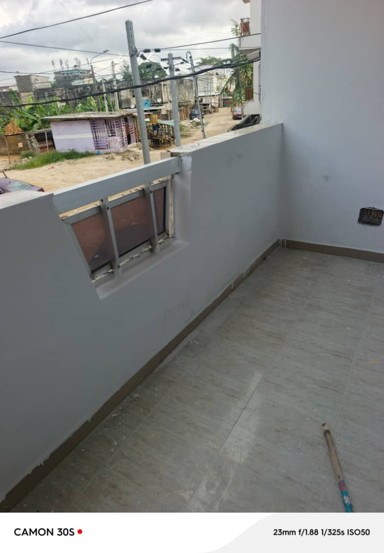 Azito 3 pces a louer