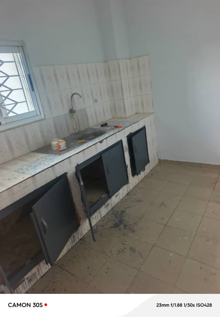 Azito 3 pces a louer