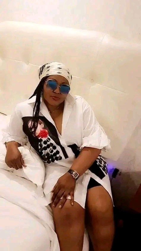 MASSAGE AVEC NOS GNAN-HY Y COMPRIS