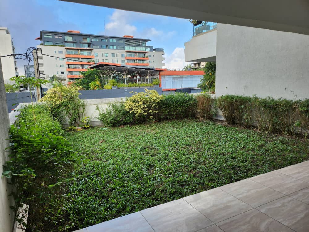 Zone 4 Penthouse 5 pces en vente